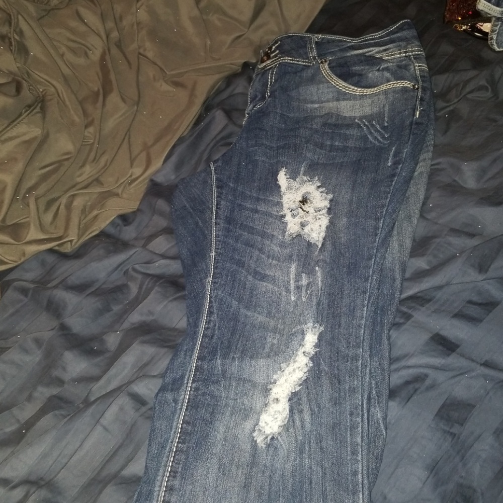 Super cute distressed bling capris